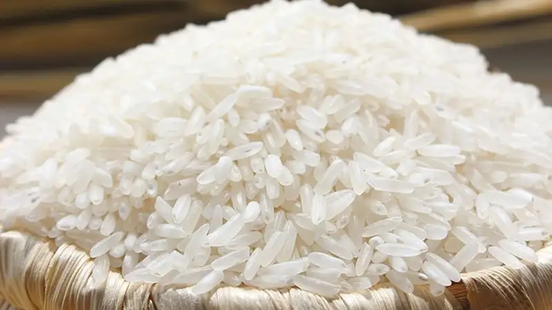 Nhận biết gạo mốc qua kết cấu và hình dạng gạo