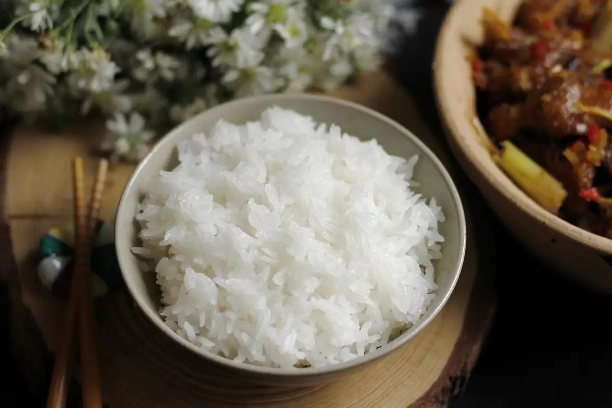 Mỗi bữa nên ăn mấy bát cơm thì phù hợp?
