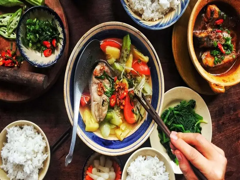 Ăn cơm trắng có béo hay không phụ thuộc khẩu phần, các loại gạo khác nhau và món ăn kèm